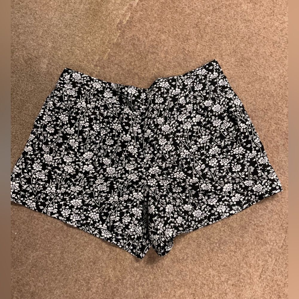 Loft Pull-On Floral Shorts